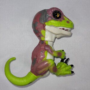 Fingerlings Untamed Raptor Stealth Interactive Electronic Dinosaur WowWee Toys